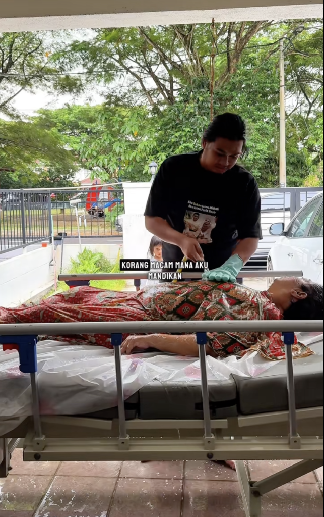cara mandikan ibu sakit